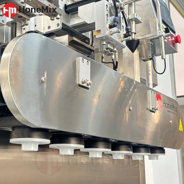 Stainless-Steel-Body-Of-Automatic-Linear-Tube-Filling-And-Sealing-Machine