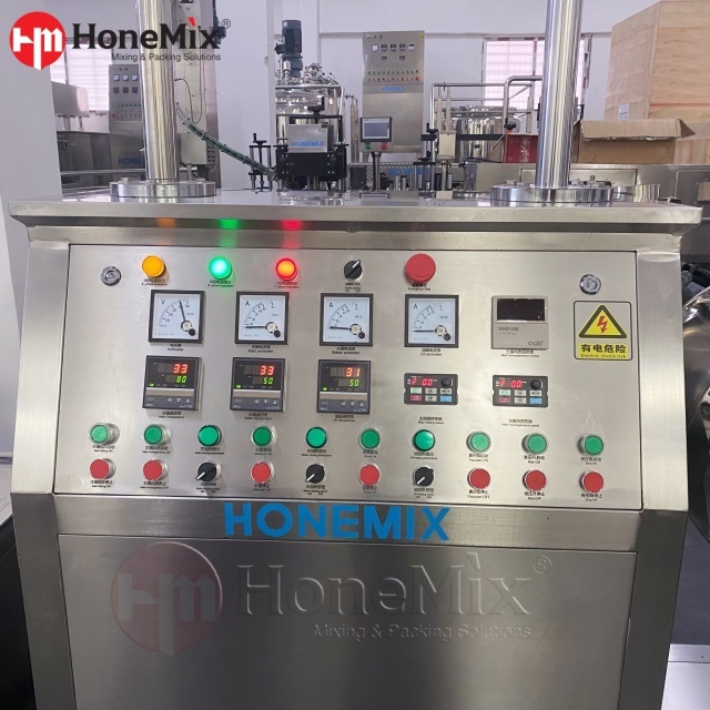 20L-Laboratory-Vacuum-Emulsifier-Control-Panel