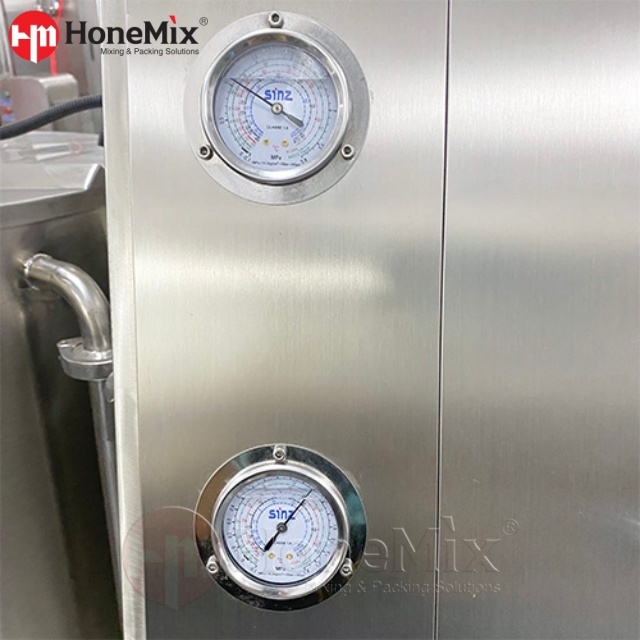 HONEMIX-Perfume-Making-Machine-Tank-Pressure-Gauge-Detail