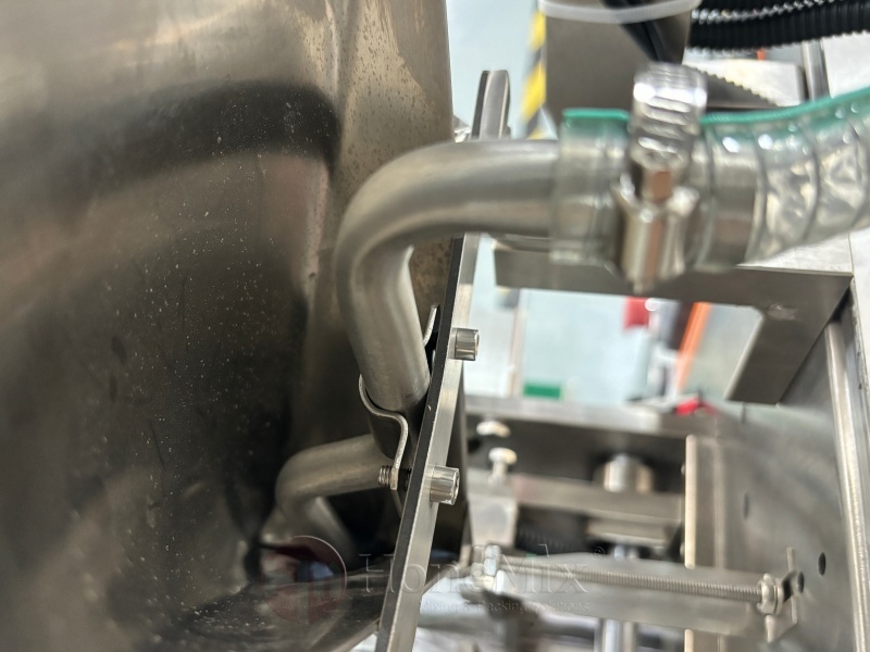 Honemix-Vertical-Sachet-Filling-Machine-Product-Discharge-Area