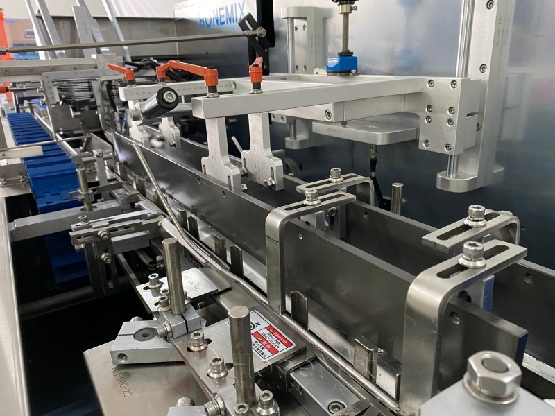 HONEMIX-Cartoning-Machine-Product-Infeed-Section
