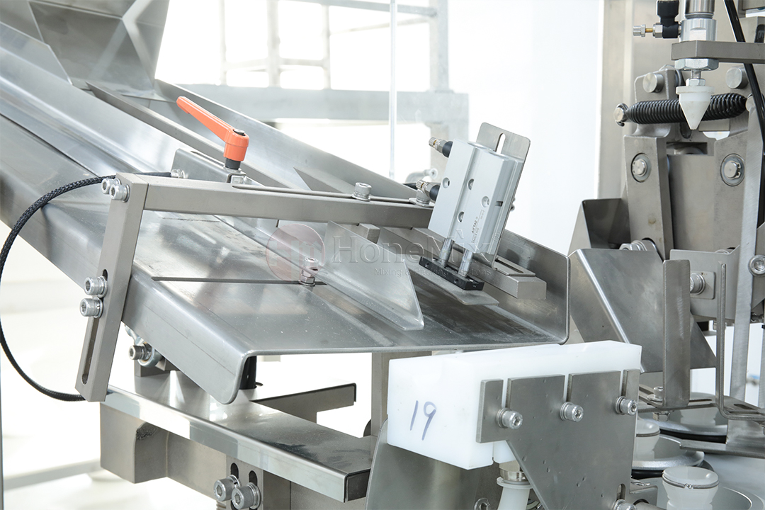 HY-A60 Automaitc tube filling and sealing machine