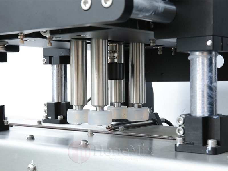 Four-Wheel-Capping-Head-Assembly-Close-Up