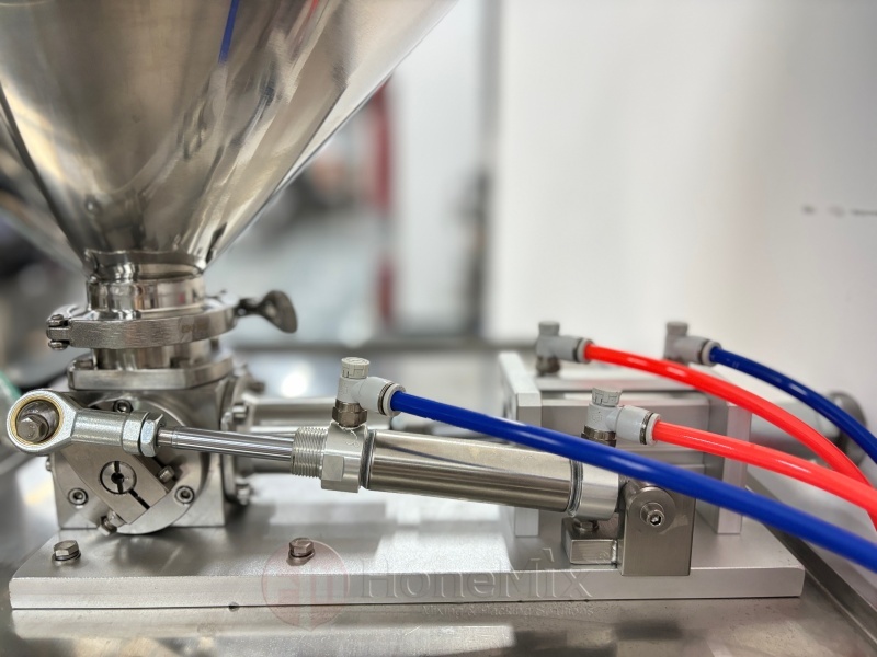 Honemix-Sachet-Filling-Packing-Machine-Filling-Nozzle-Detail