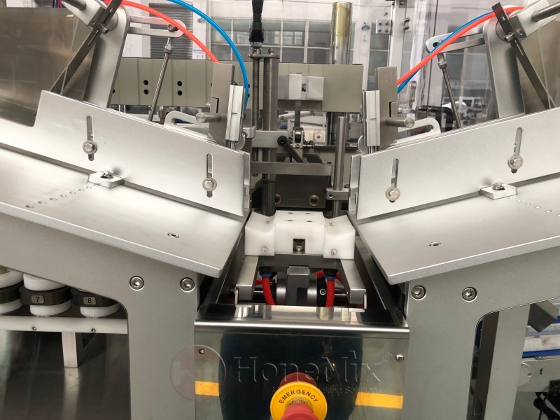 Honemix-Tube-Positioning-And-Filling-Station-Close-Up