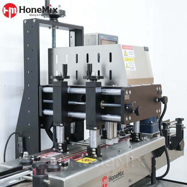 Inline-Four-Wheel-Screw-Capping-Machine-Side-View