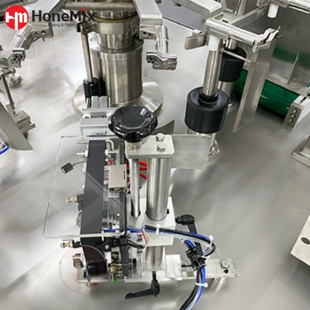 Filling-Nozzle-Unit-Of-Automatic-Stand-Up-Pouch-Packing-Machine