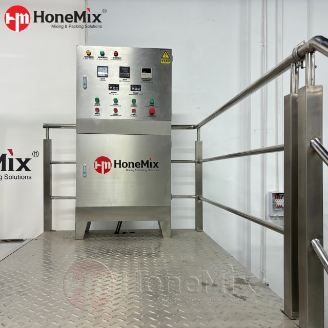 Stainless-Steel-Double-Jacket-Mixing-Tank-Front-View