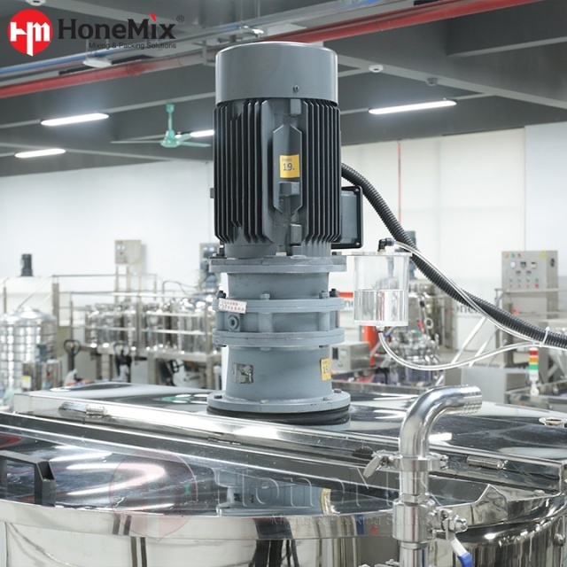 Honemix-SUS316L-Liquid-Homogenizer-Mixer-Motor-And-Tank-Close-Up