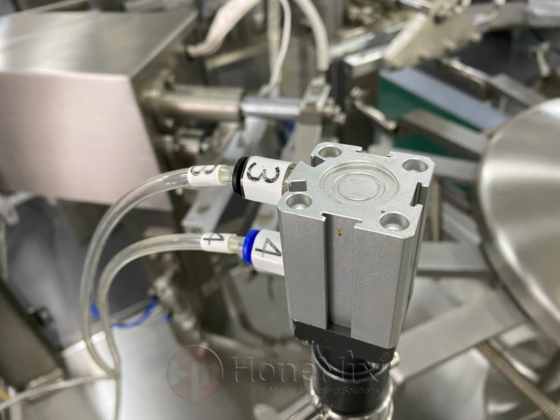 Heat-Sealing-Assembly-Of-Automatic-Stand-Up-Pouch-Packing-Machine