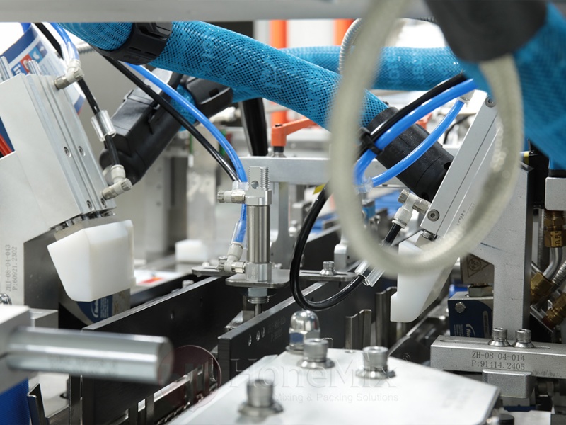 Honemix-Servo-Driven-Capping-Unit-Close-Up