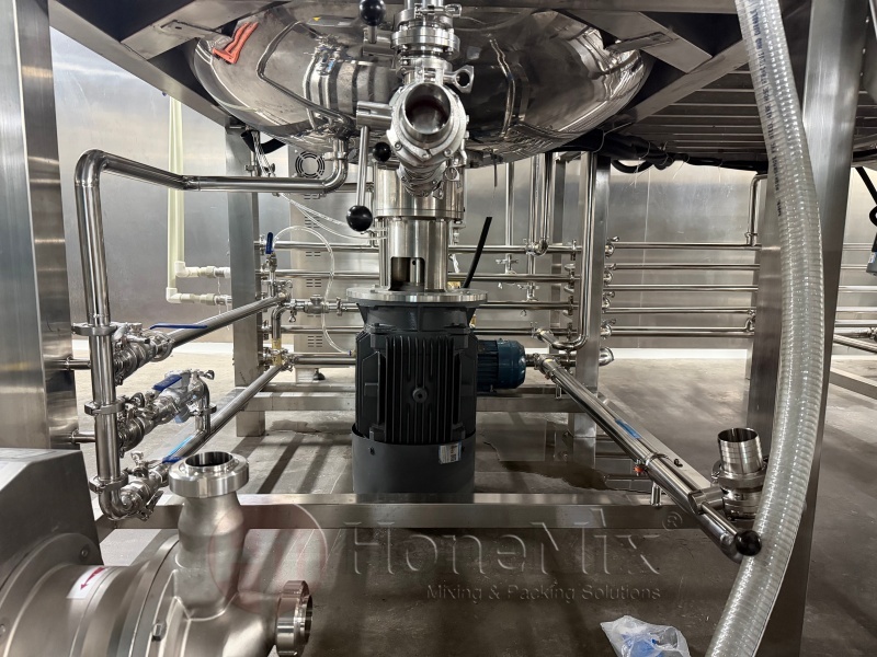 Honemix-Vacuum-Mixer-Inner-Tank-Bottom-Homogenizer-Structure-Close-Up