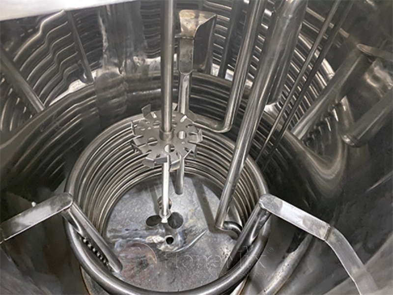 HONEMIX-Perfume-Making-Machine-Mixing-Tank-Interior