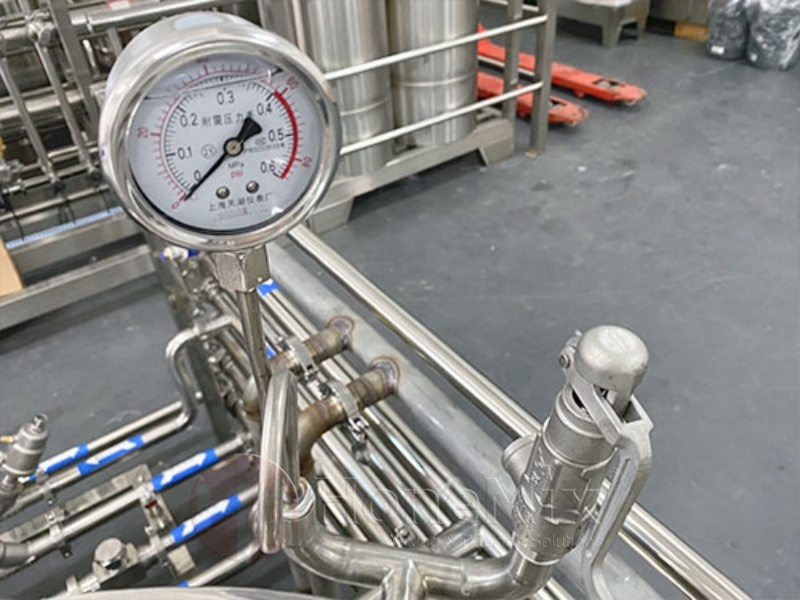 Honemix-Vacuum-Gauge-And-Sanitary-Pipeline-On-Paste-Emulsifier