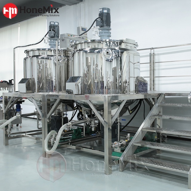 Honemix-Sanitary-Liquid-Mixing-Tank-With-Platform-And-Stairs