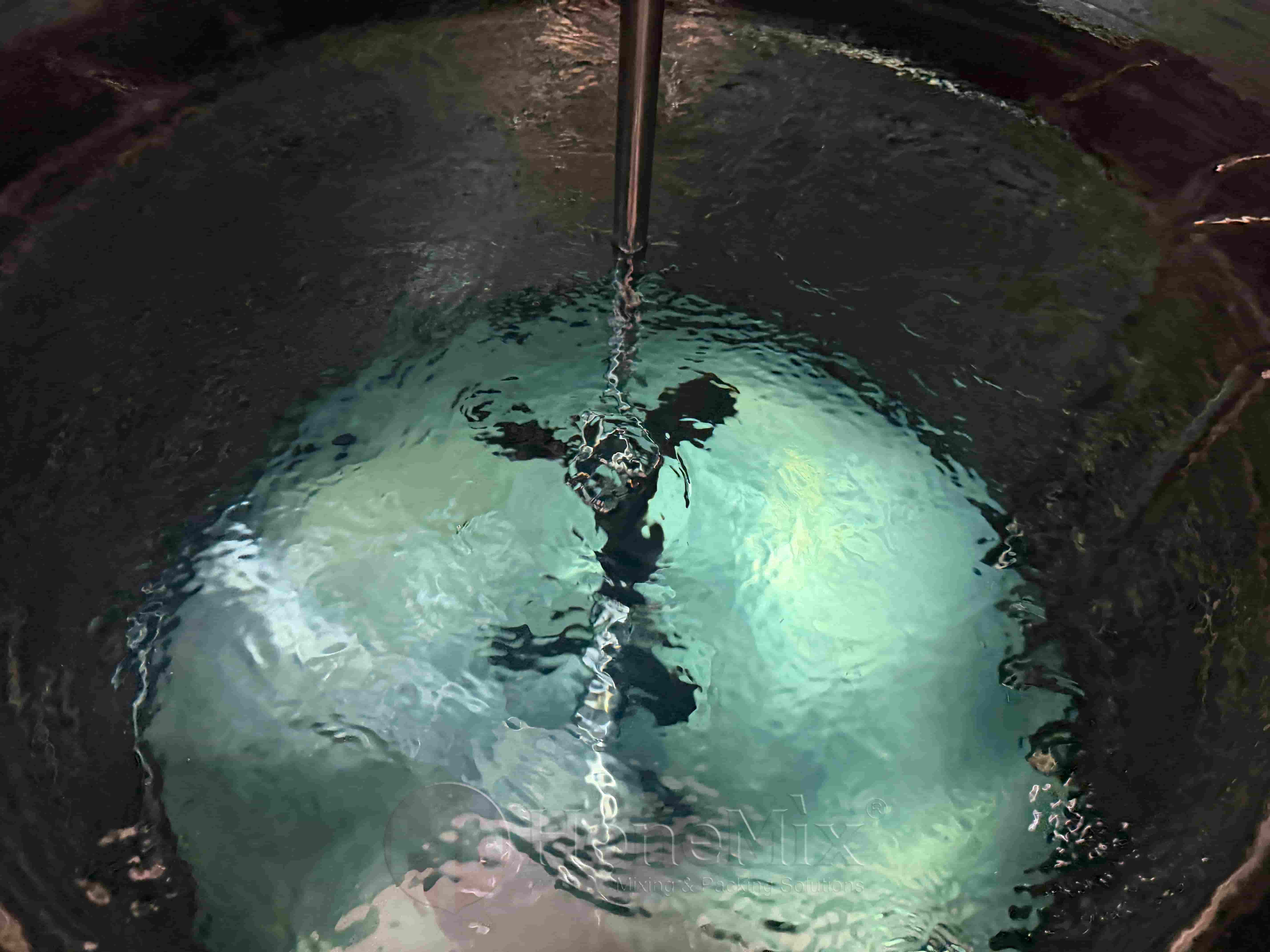 internal-pneumatic-agitator-perfume-mixing-tank