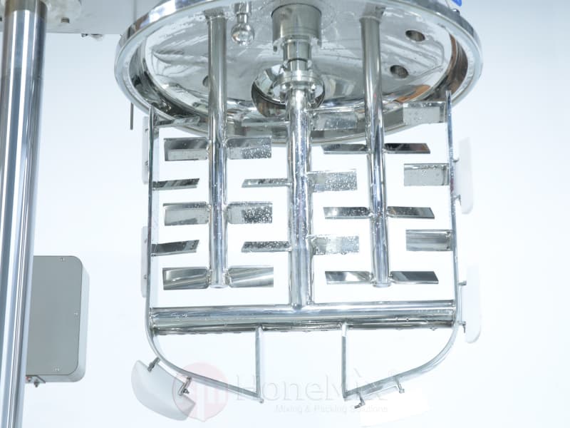 Wall-scraping agitator and high-shear homogenizer inside HVE-BLT vacuum emulsifying mixer