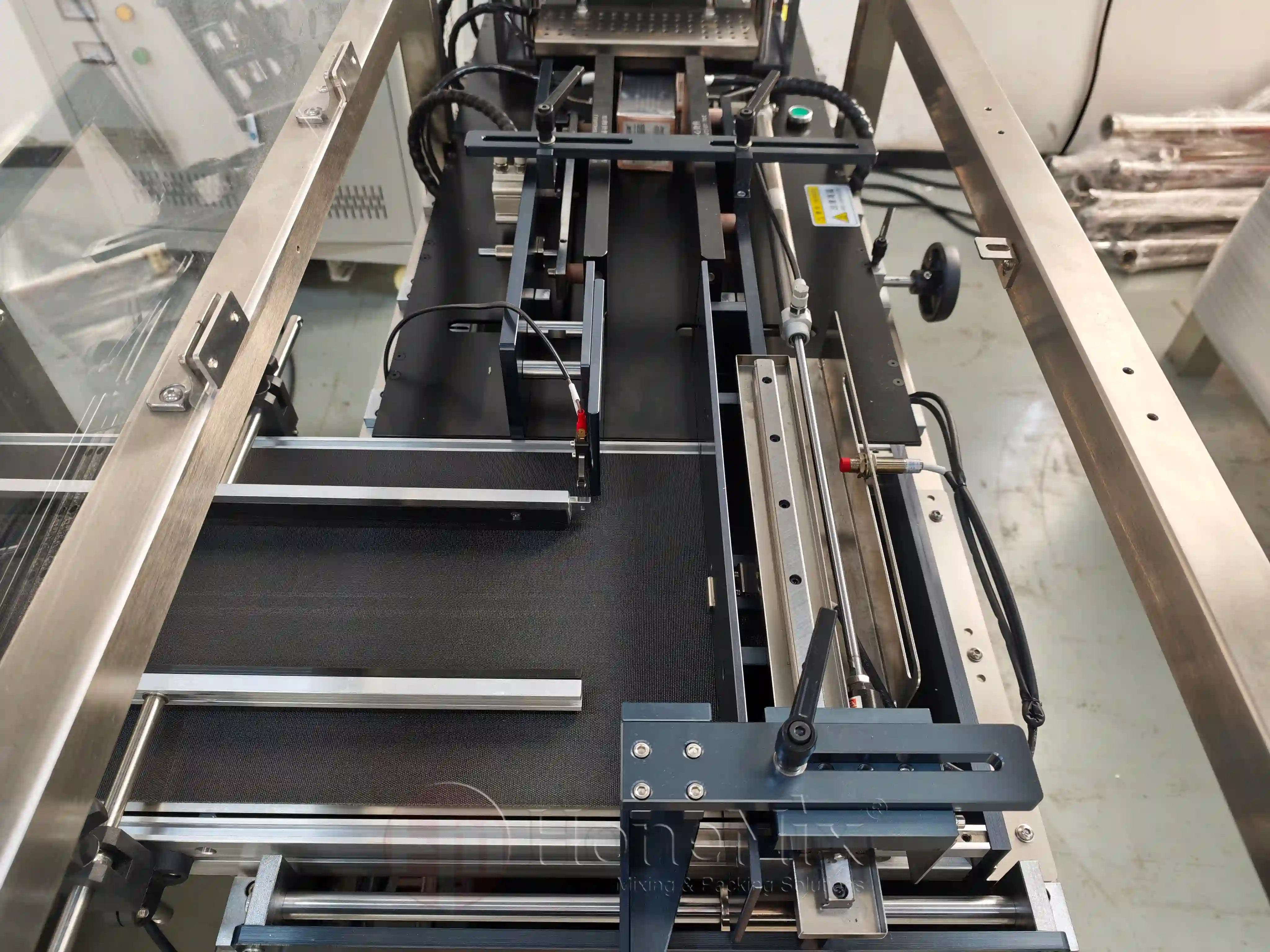 hy-330a-carton-conveyor-guide-system
