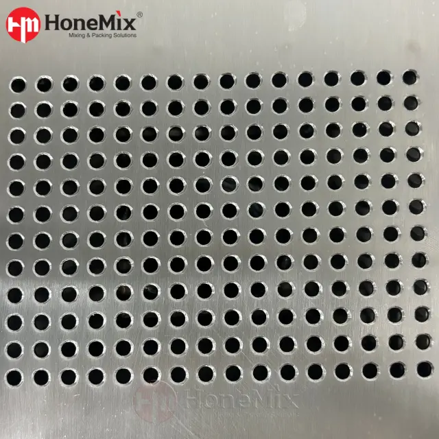 Perforated dust extraction plate for collecting loose cosmetic powder