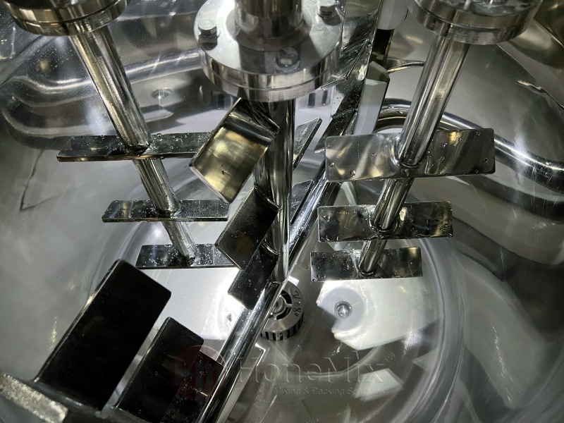 Stainless Steel Vacuum Emulsifying Mixer Tank Interior And Mixing Structure