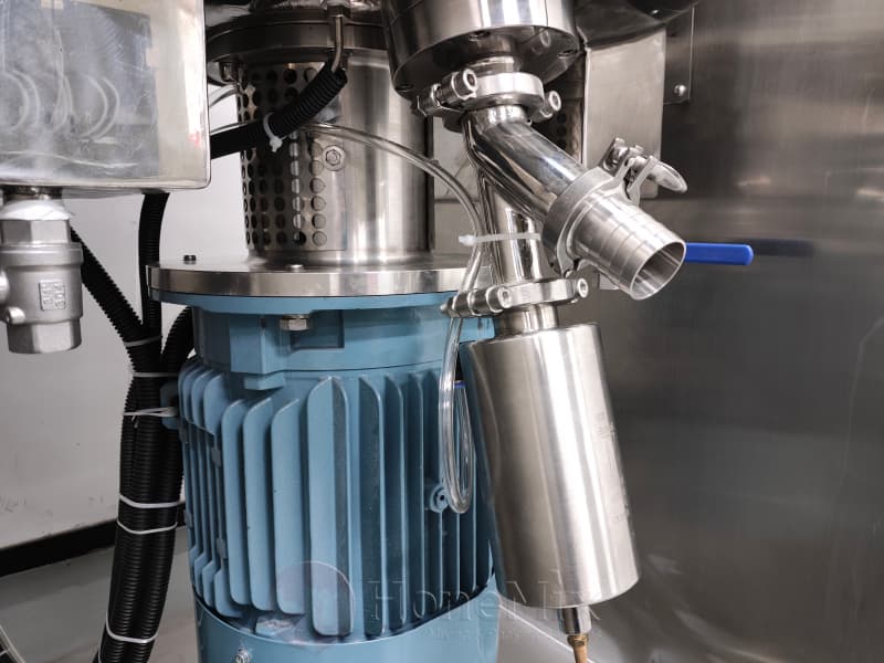 Vacuum pump system for HVE-BLT hydraulic lifting vacuum emulsifying mixer