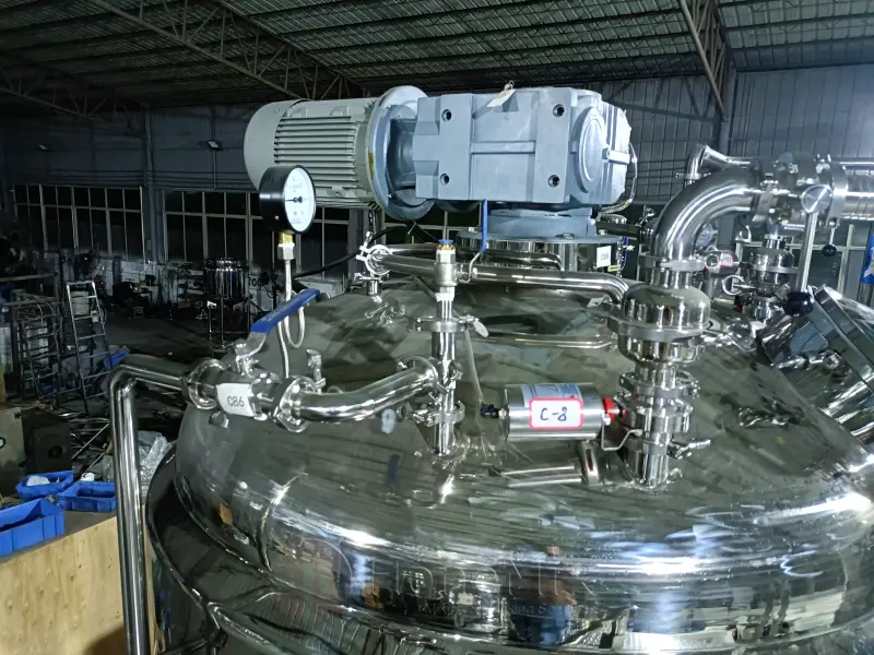 Close Up Of Vacuum Emulsifying Mixer Lid With Sight Glass And Process Ports