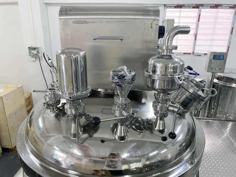 Vacuum Emulsifying Mixer Lid With Stainless Steel Ports And Hydraulic Lifting Structure
