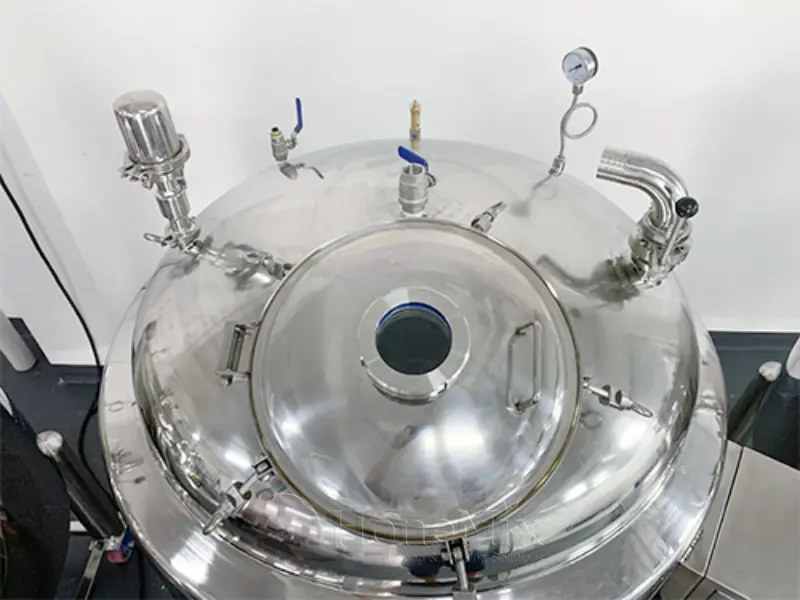 hst-hm-mixing-tank-manhole-lid-cleaning-ball