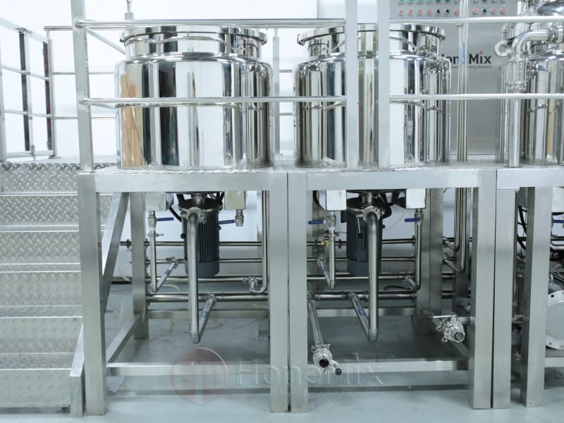 oil and water phase preparation vessels for HTM-FC toothpaste production