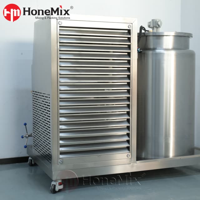 Industrial perfume cooling and filtration machine with stainless steel tank
