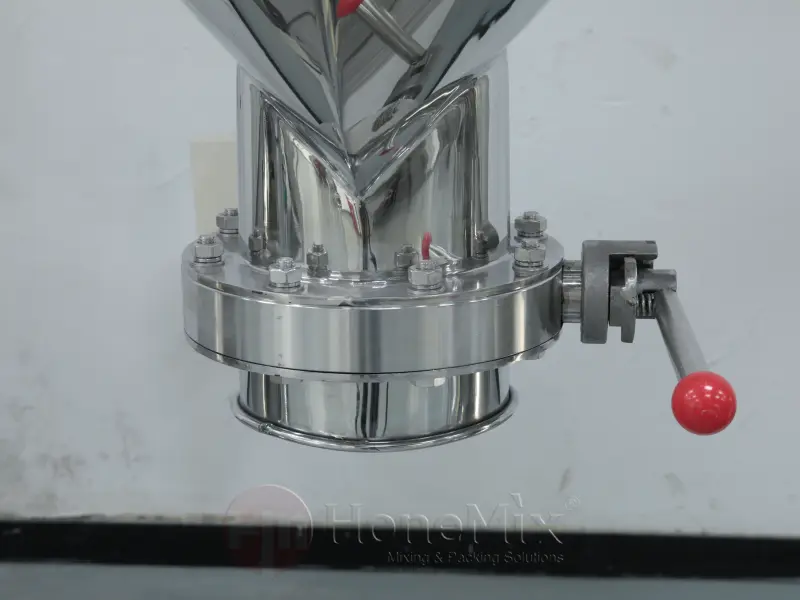Bottom Butterfly Valve Discharge Port on V Blender Machine