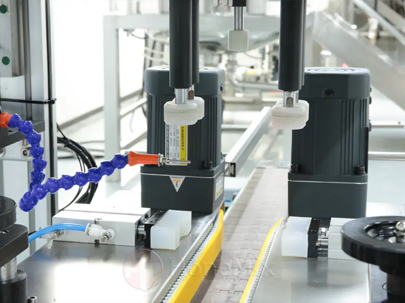 adjustable-bottle-capping-mechanism